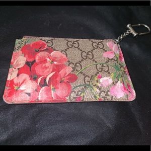 Gucci GG Blooms key case.
